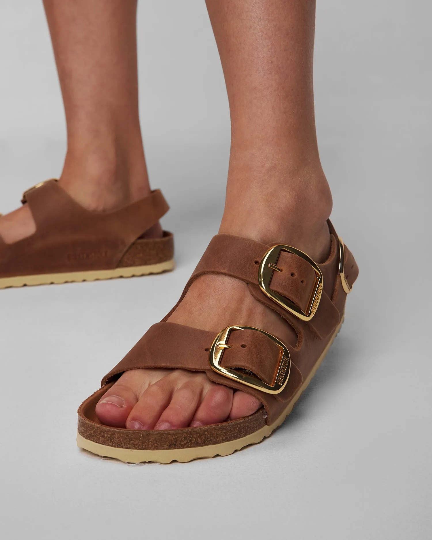 Women's brown sandals Birkenstock Milano Big Buckle Oiled Leather 1024067-cognac